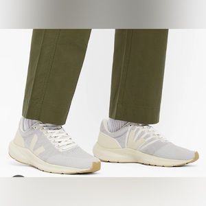 VEJA Marlin V-knit sneakers NEW